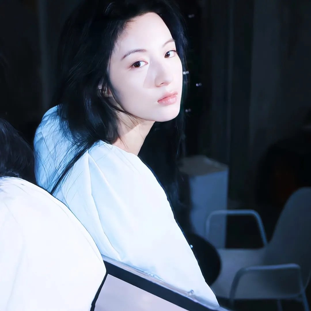 她的微笑和圈套